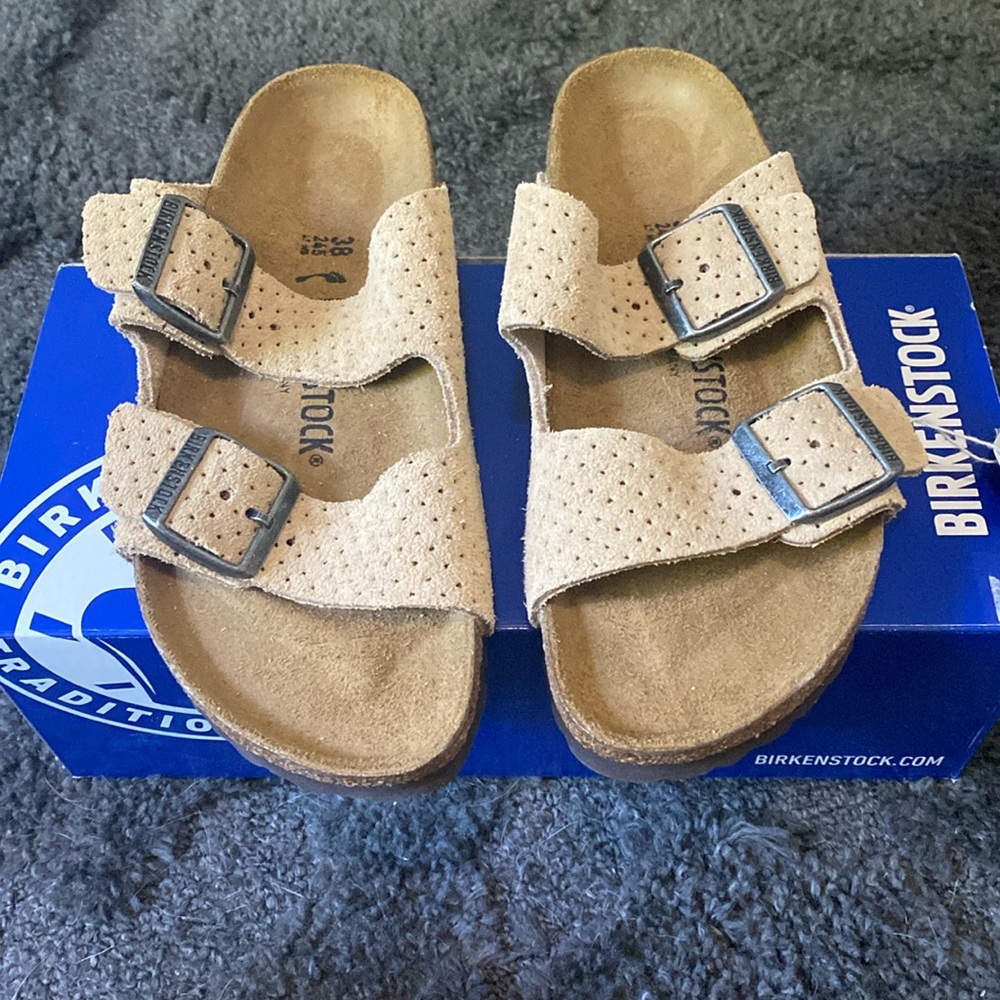NEW Birkenstock Arizona Narrow 38 Suede emboss dots
